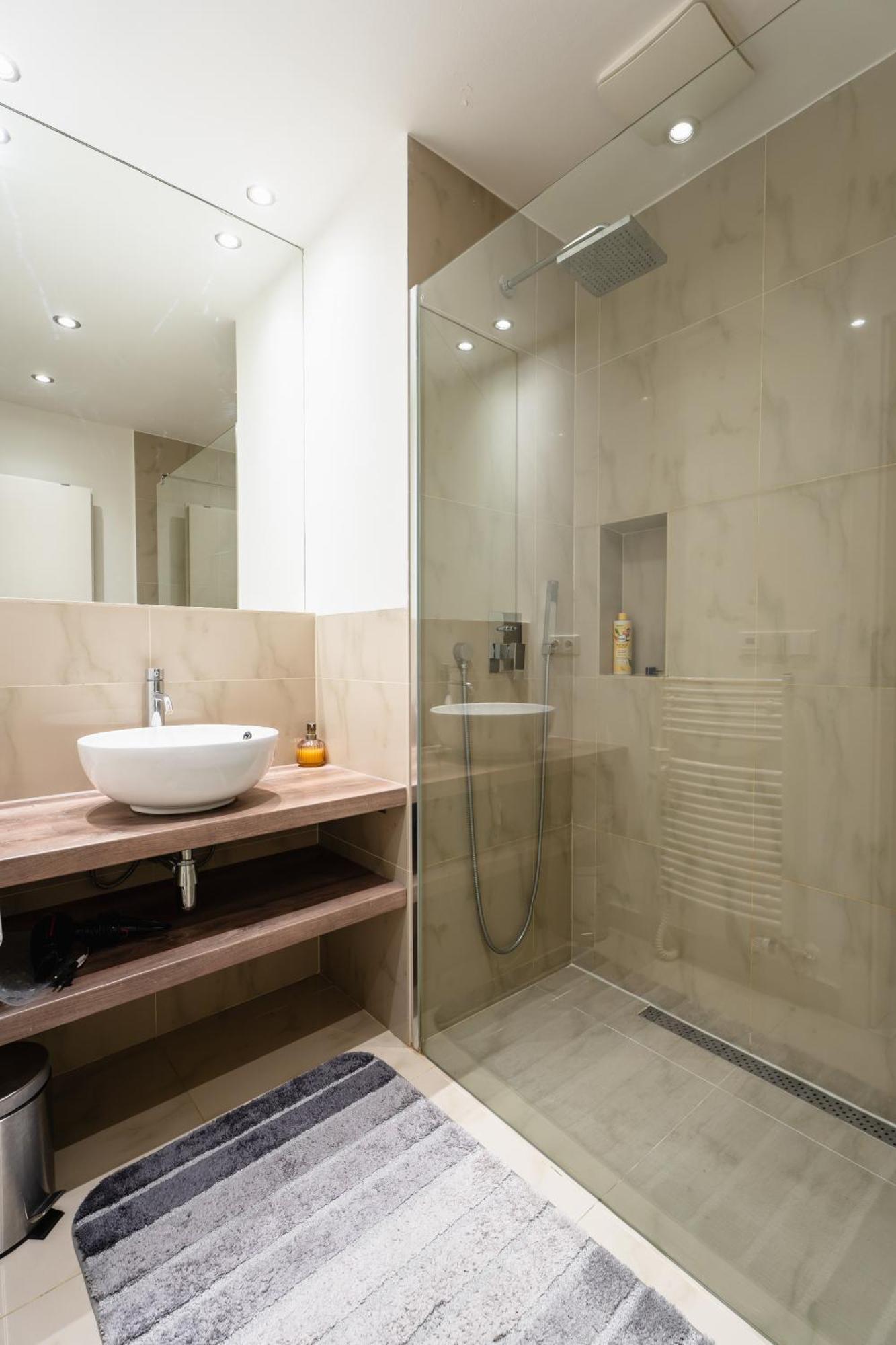 Auriapartments Karlin 2kk S Terasou A Parkovanim Apartamento Praga